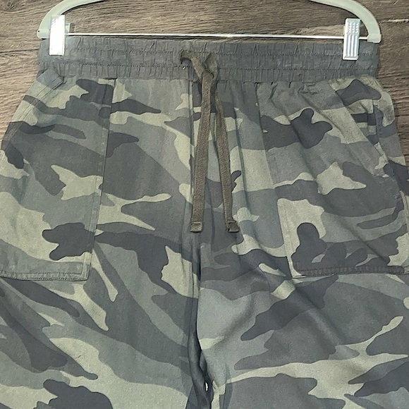 Splendid Woven Camo Green Lightweight Jogger Pants Size Large - Picture 6 of 12